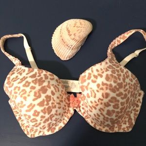 Victoria’s Secret 32D
